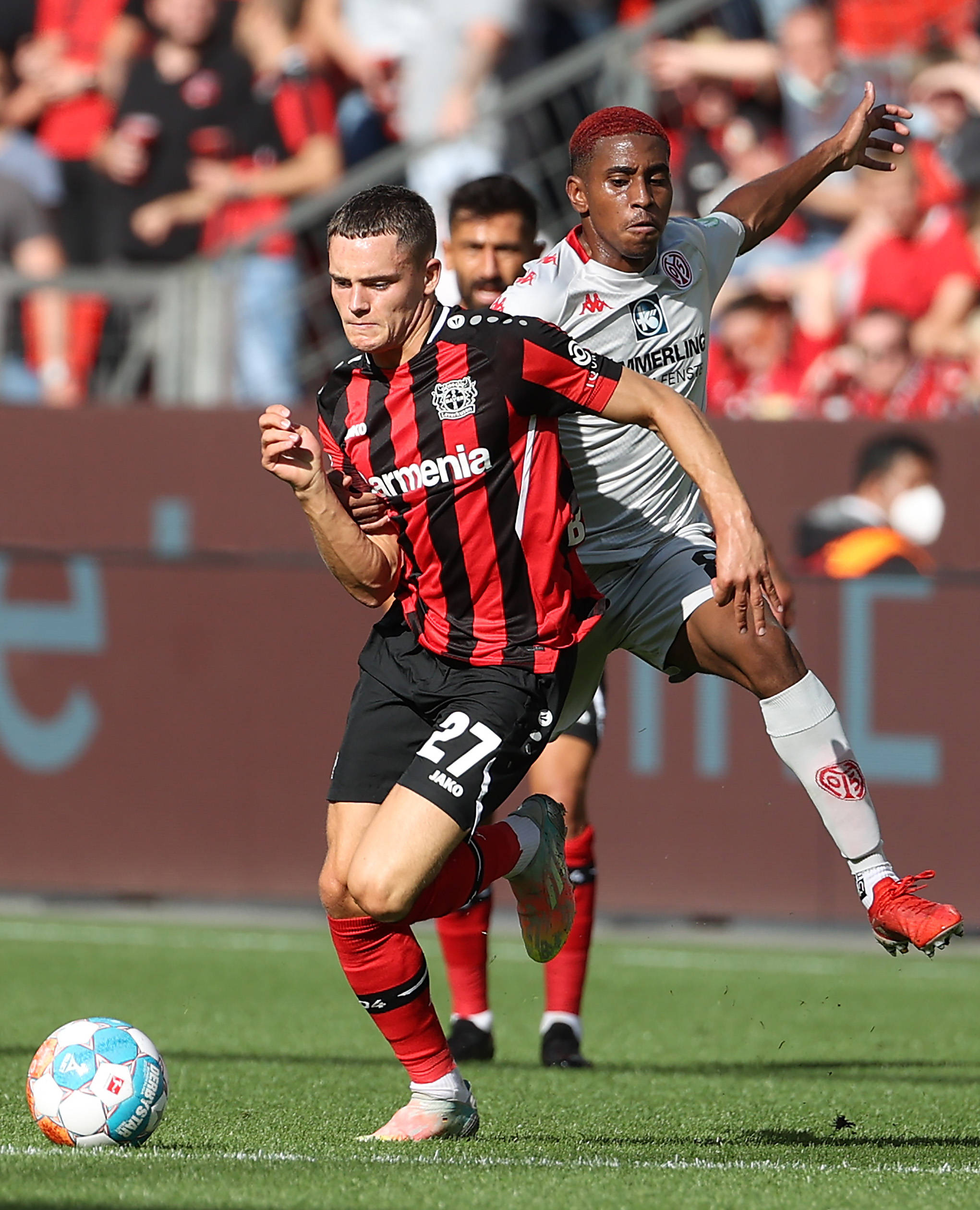 许多球迷和 许多球迷和