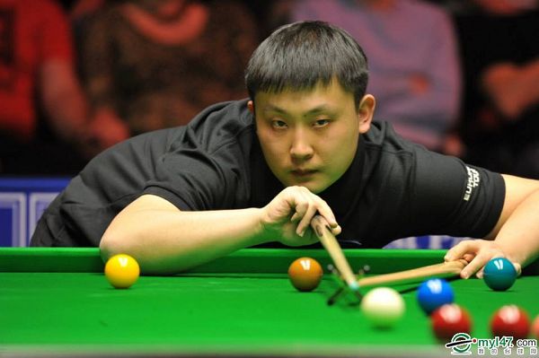 背身打出深 背身打出深